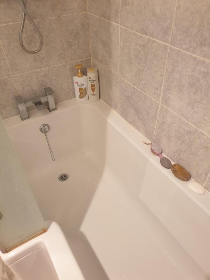 Harry Potter Theme Double Room In Shared House Watford  Extérieur photo